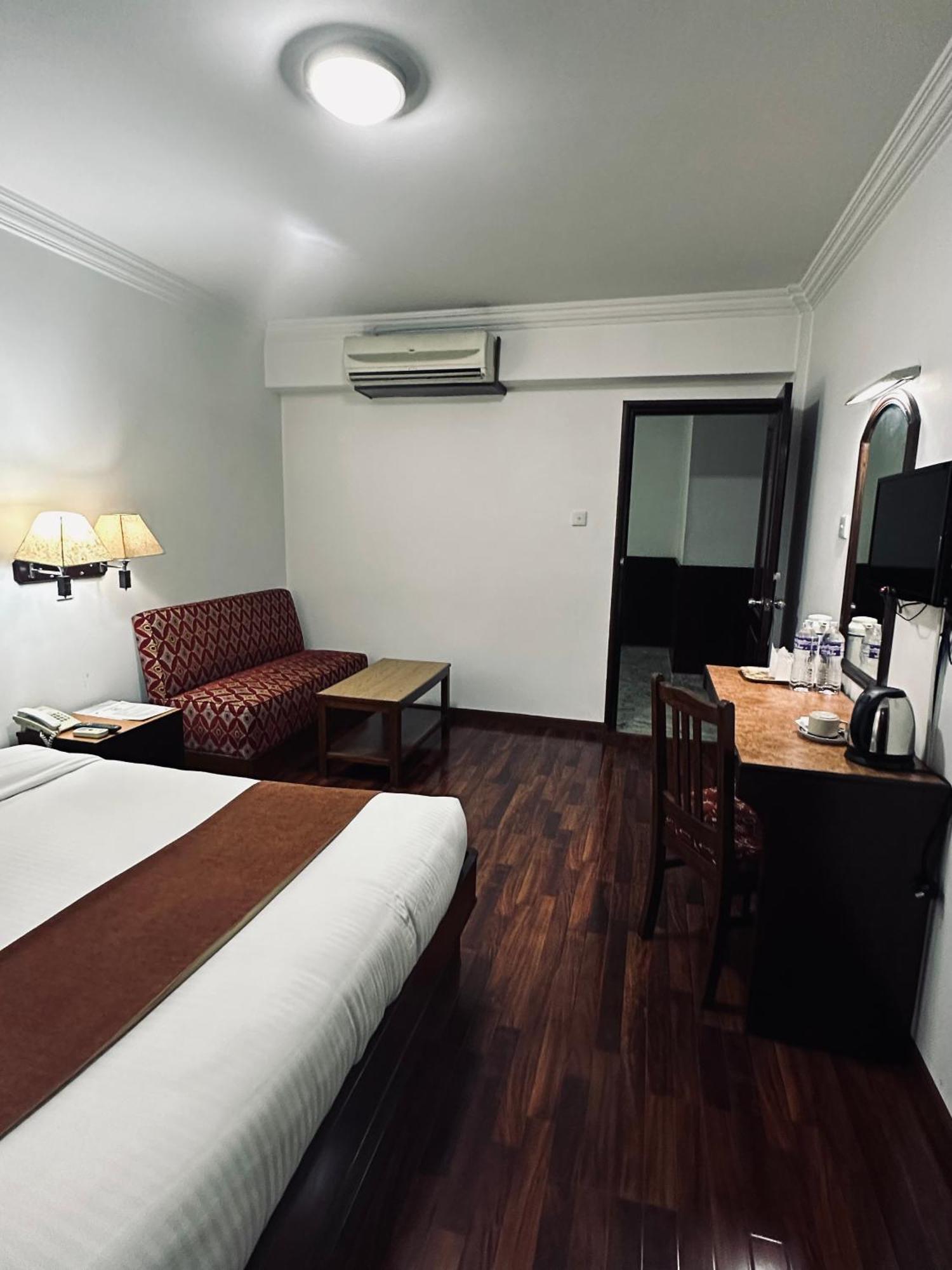 Fuji Hotel Kathmandu Esterno foto