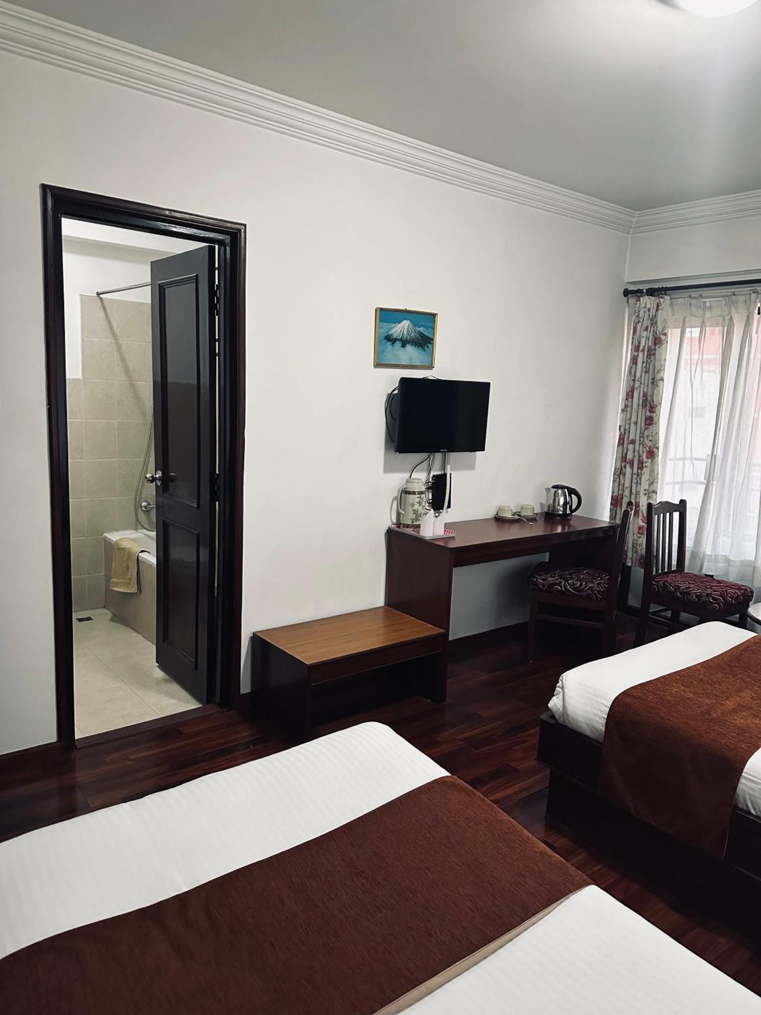 Fuji Hotel Kathmandu Esterno foto